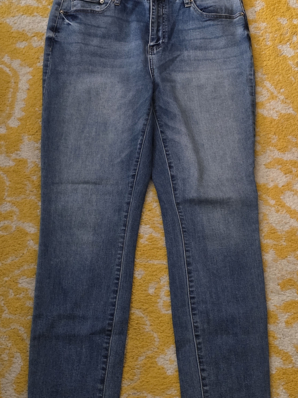Ashley Mason Straight-Leg Jeans in Medium Blue Wash